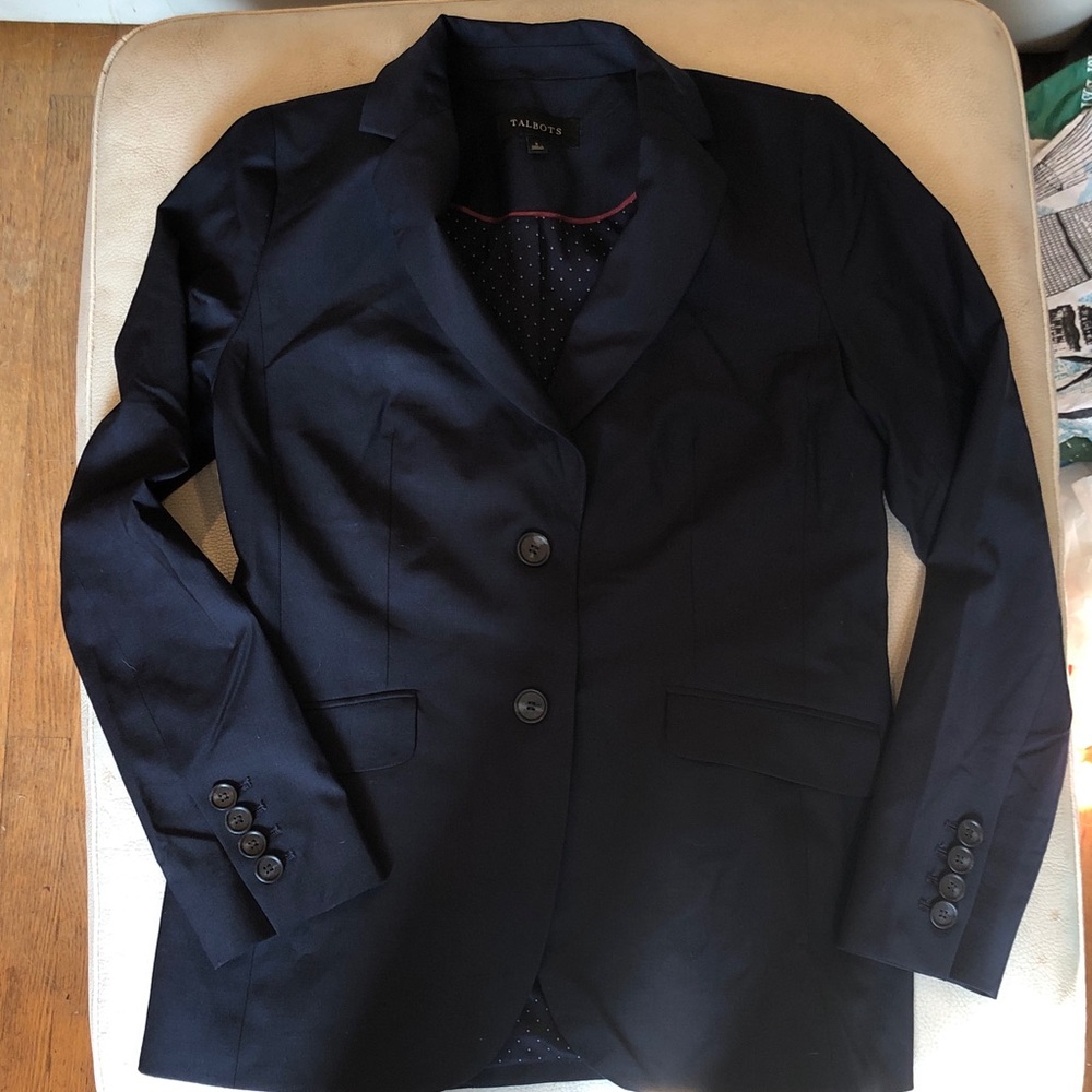 Talbots NWOT navy two button blazer with two flap pockets